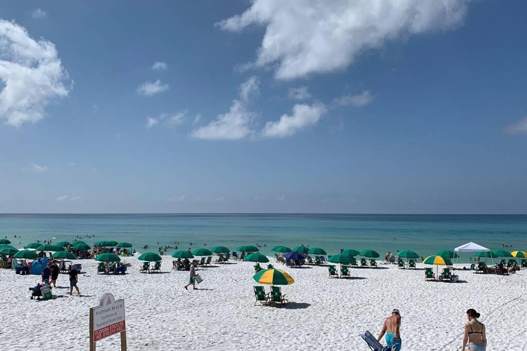Jewel 5bd-3 1/2 Bath -5 Min Walk To Beach! Hébergement de vacances Destin